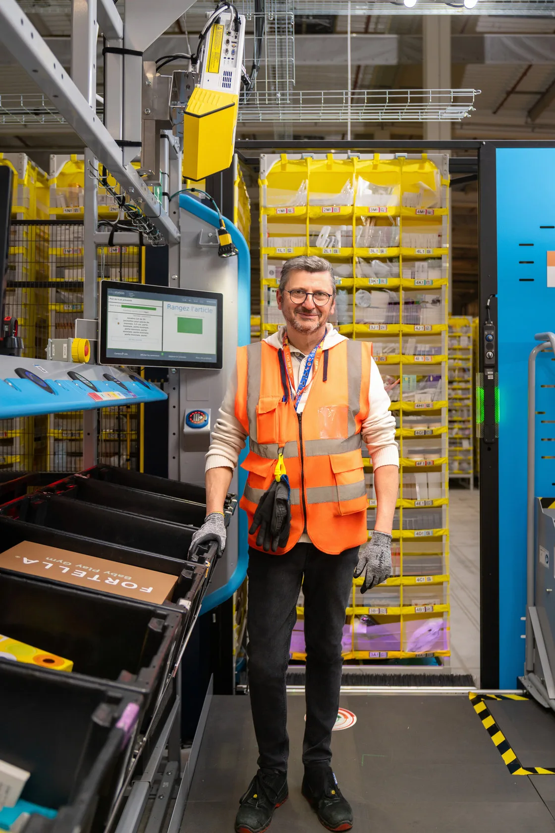 Reportage d'un site logistique Amazon