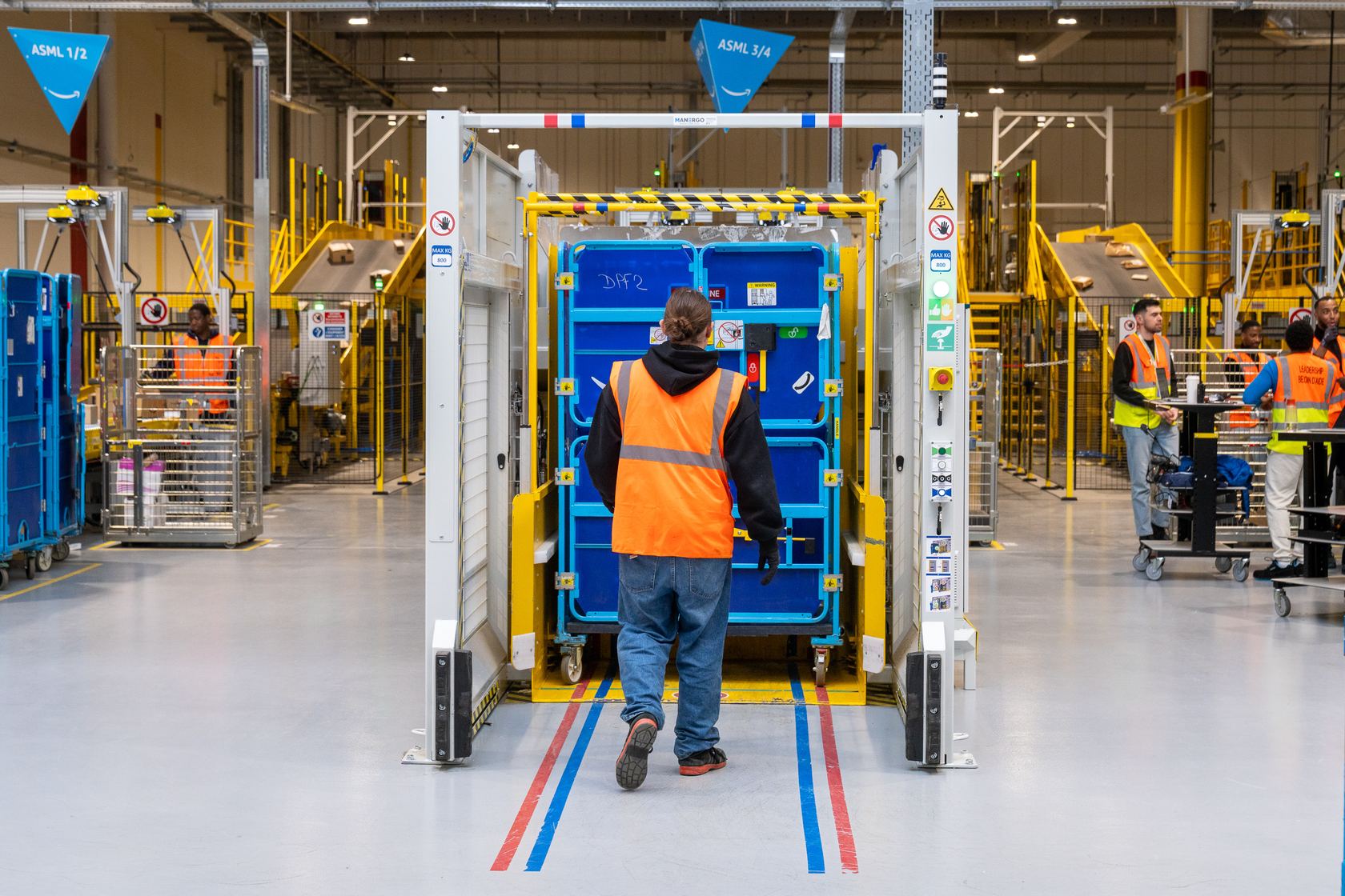 Logistics site reportage