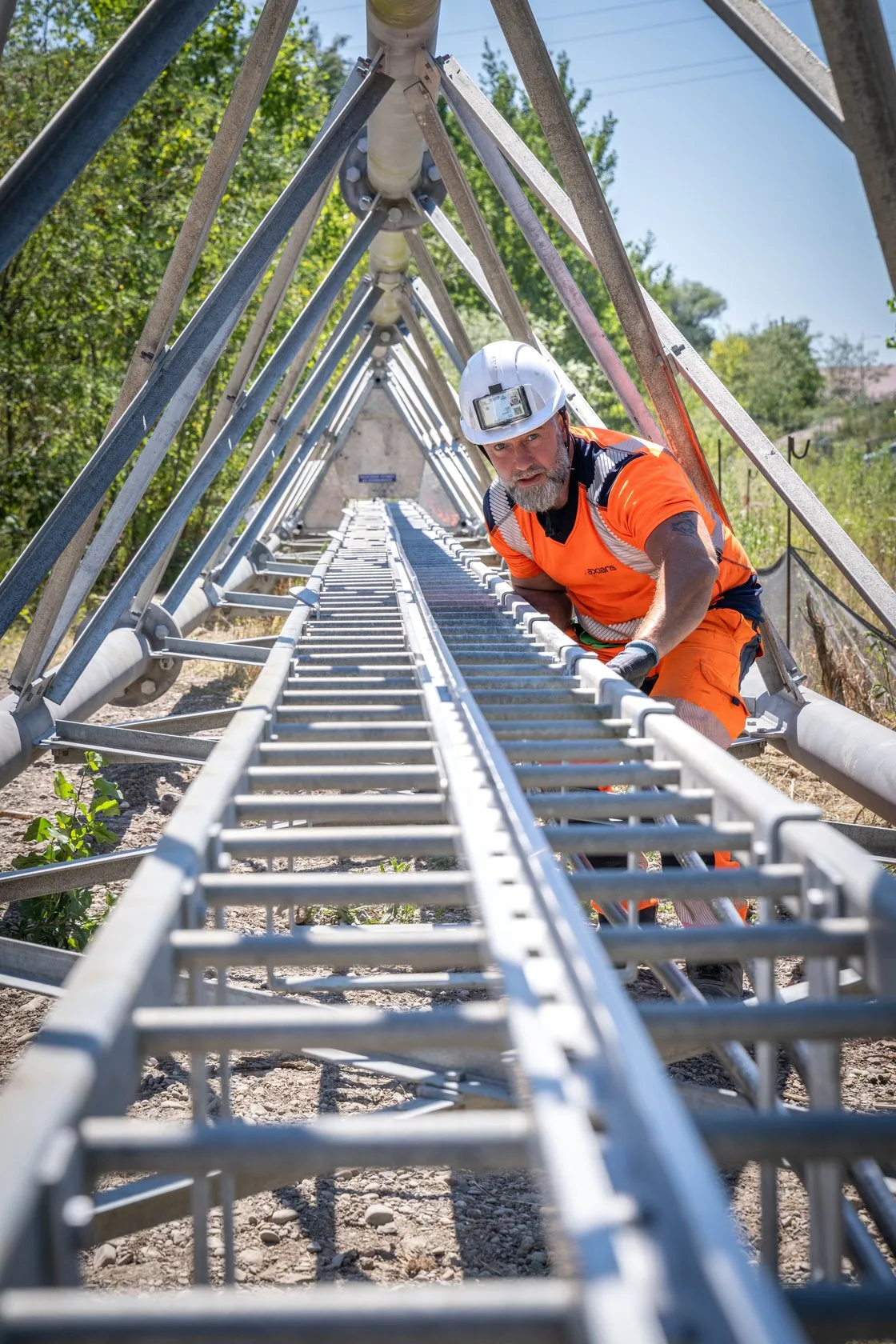 Raising an Axians telecom mast in Strasbourg