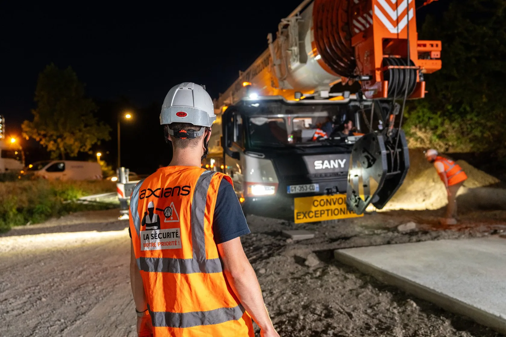 Antenne relais, chantier de nuit &mdash; Axians