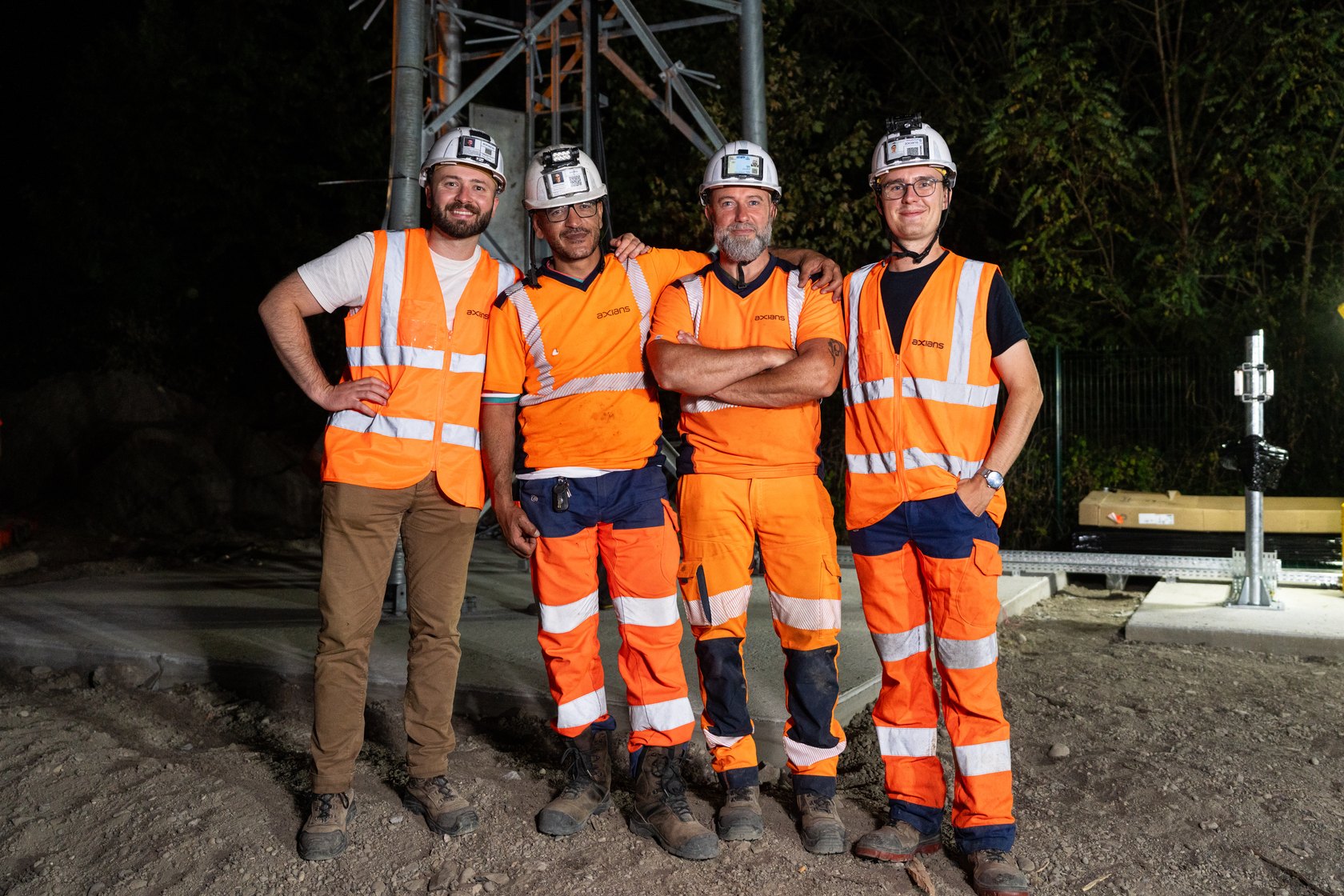 Raising an Axians telecom mast in Strasbourg